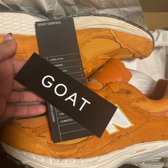 Size 8 men’s 2002r protection pack vintage orange new balance. - Picture 4 of 5